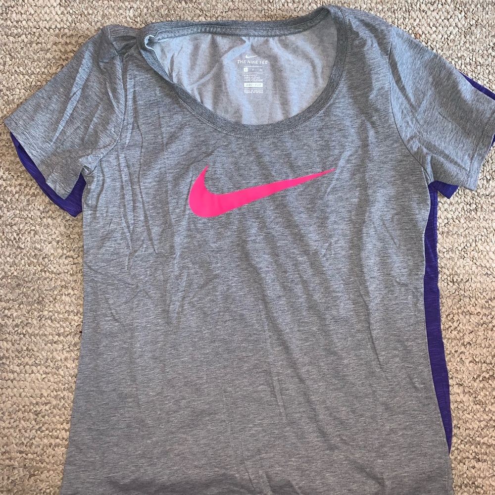 Nike tee